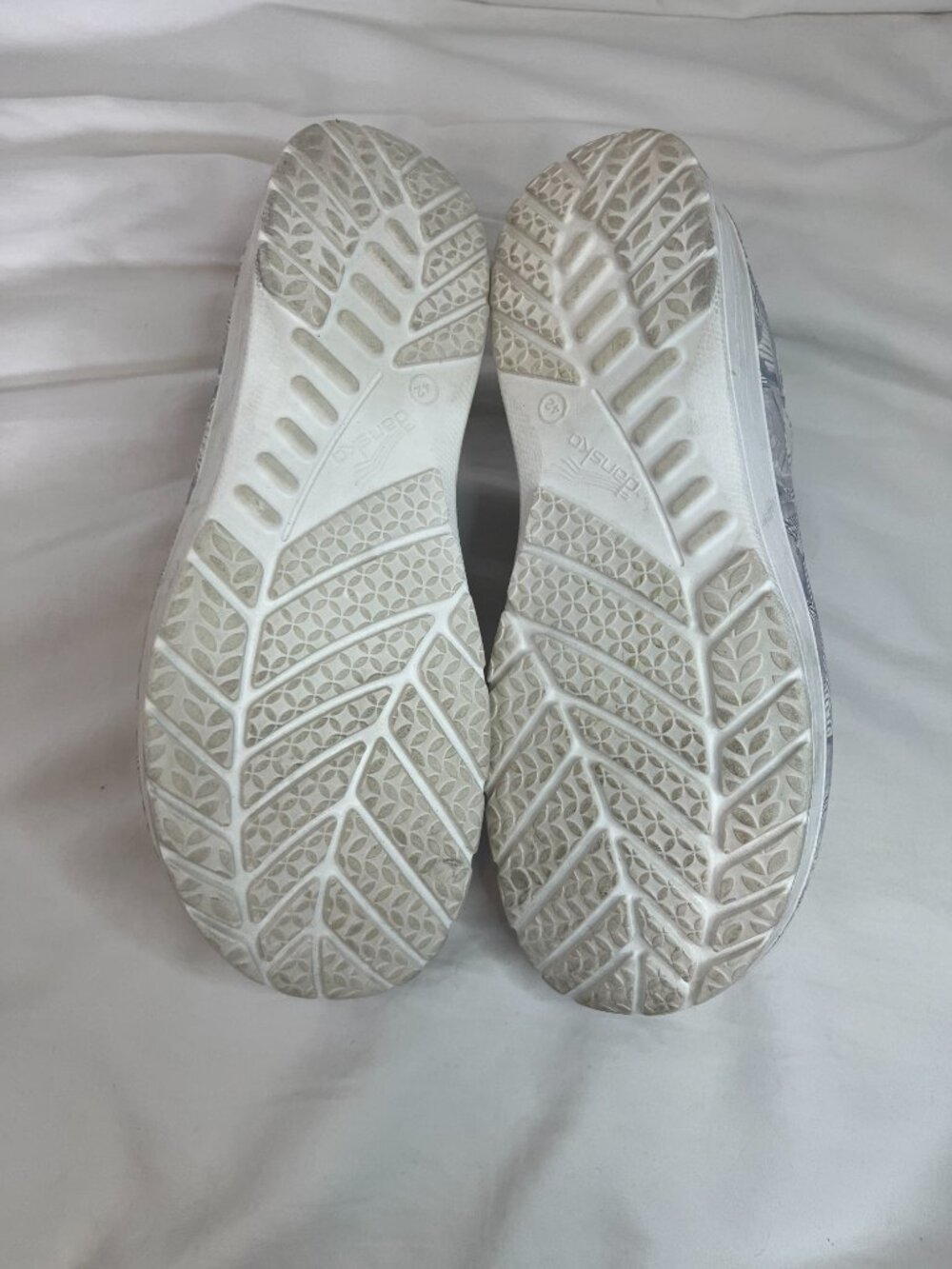 Dansko White Blue Gray Geometric Pattern Clogs - Picture 6 of 8